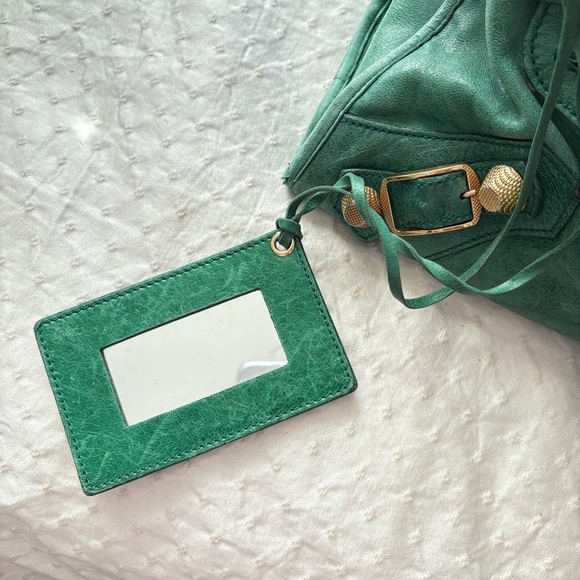 🥀 Authentic BALENCIAGA Chevre Giant 21 Gold Hardware City tote in Vert Gazon 🥀 - Picture 4 of 16